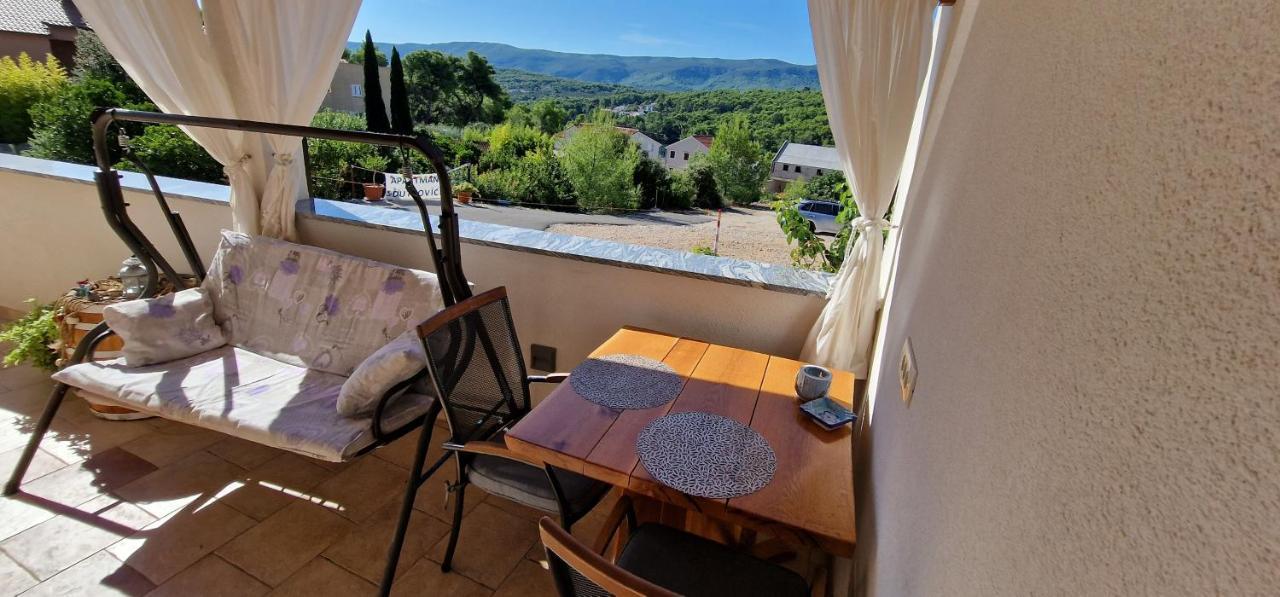 Apartmani Dutkovic Vrboska Ngoại thất bức ảnh