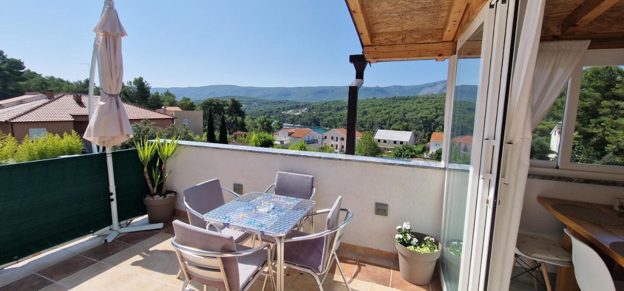 Apartmani Dutkovic Vrboska Ngoại thất bức ảnh