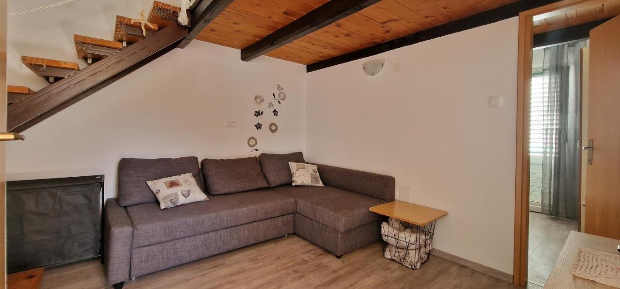 Apartmani Dutkovic Vrboska Ngoại thất bức ảnh