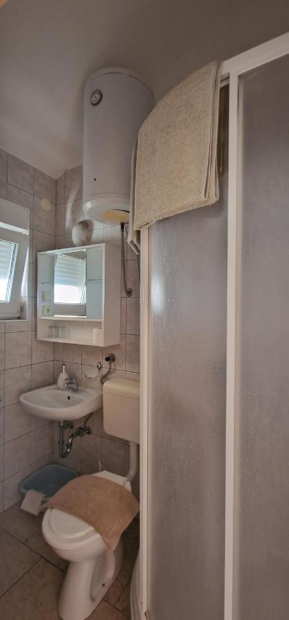 Apartmani Dutkovic Vrboska Ngoại thất bức ảnh