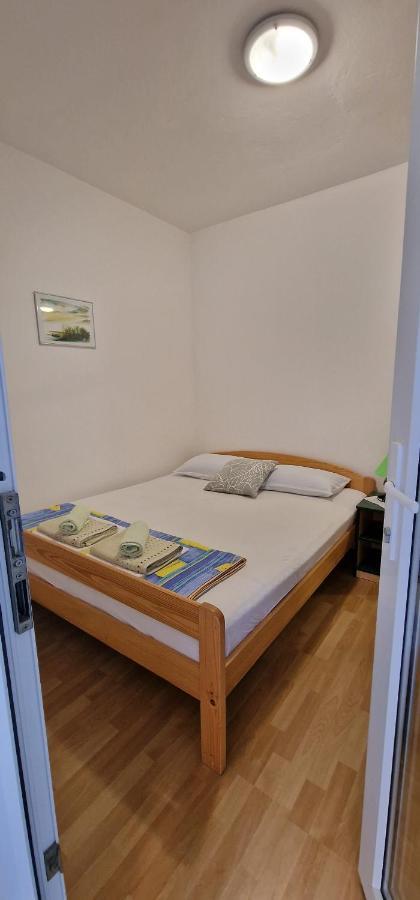 Apartmani Dutkovic Vrboska Ngoại thất bức ảnh