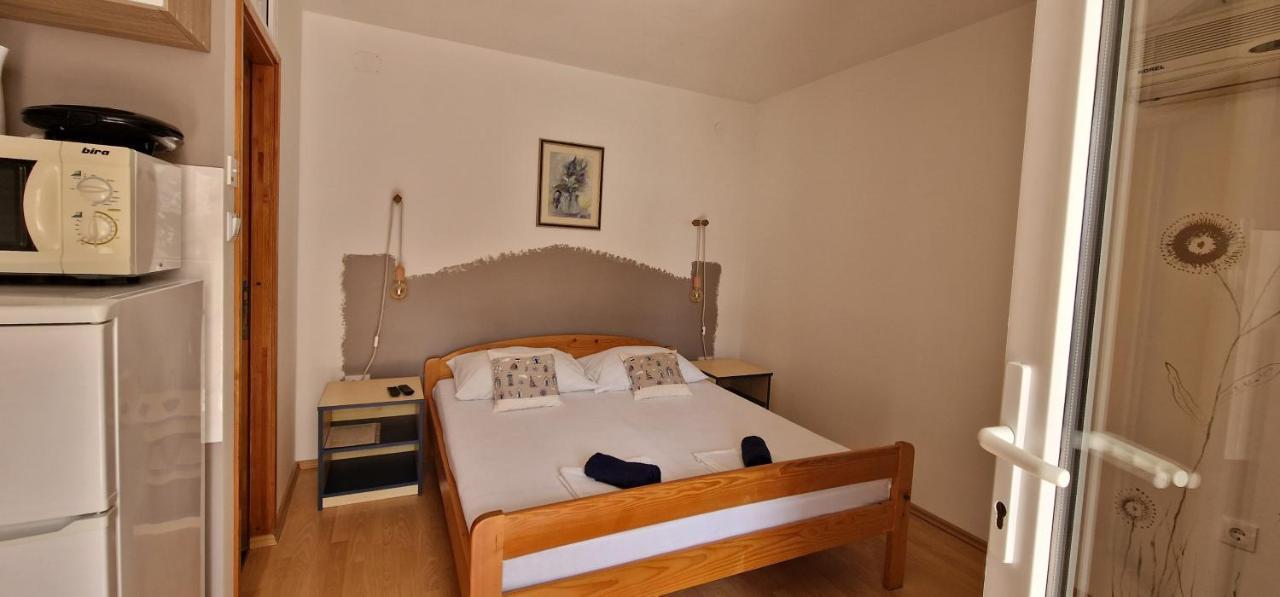 Apartmani Dutkovic Vrboska Ngoại thất bức ảnh