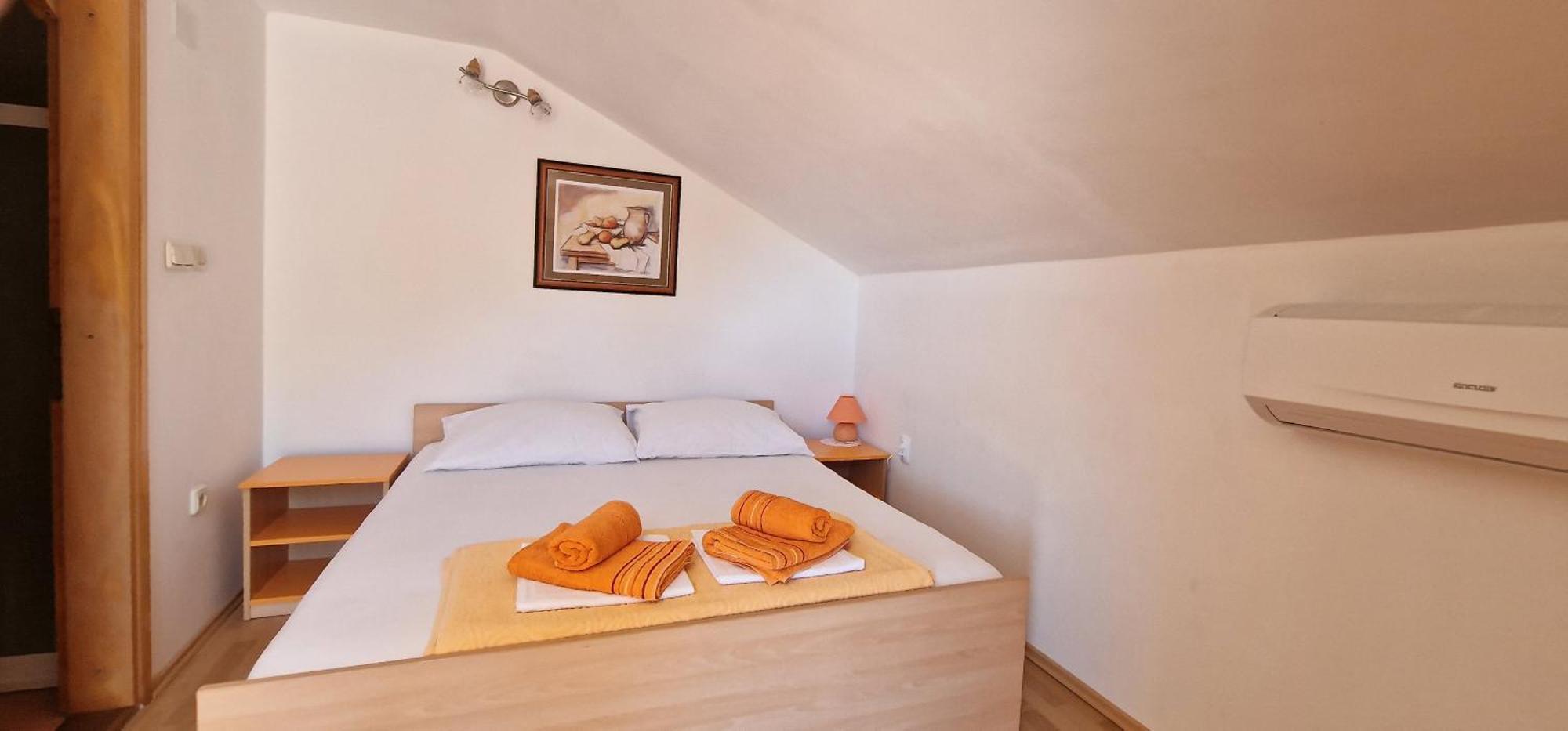 Apartmani Dutkovic Vrboska Ngoại thất bức ảnh