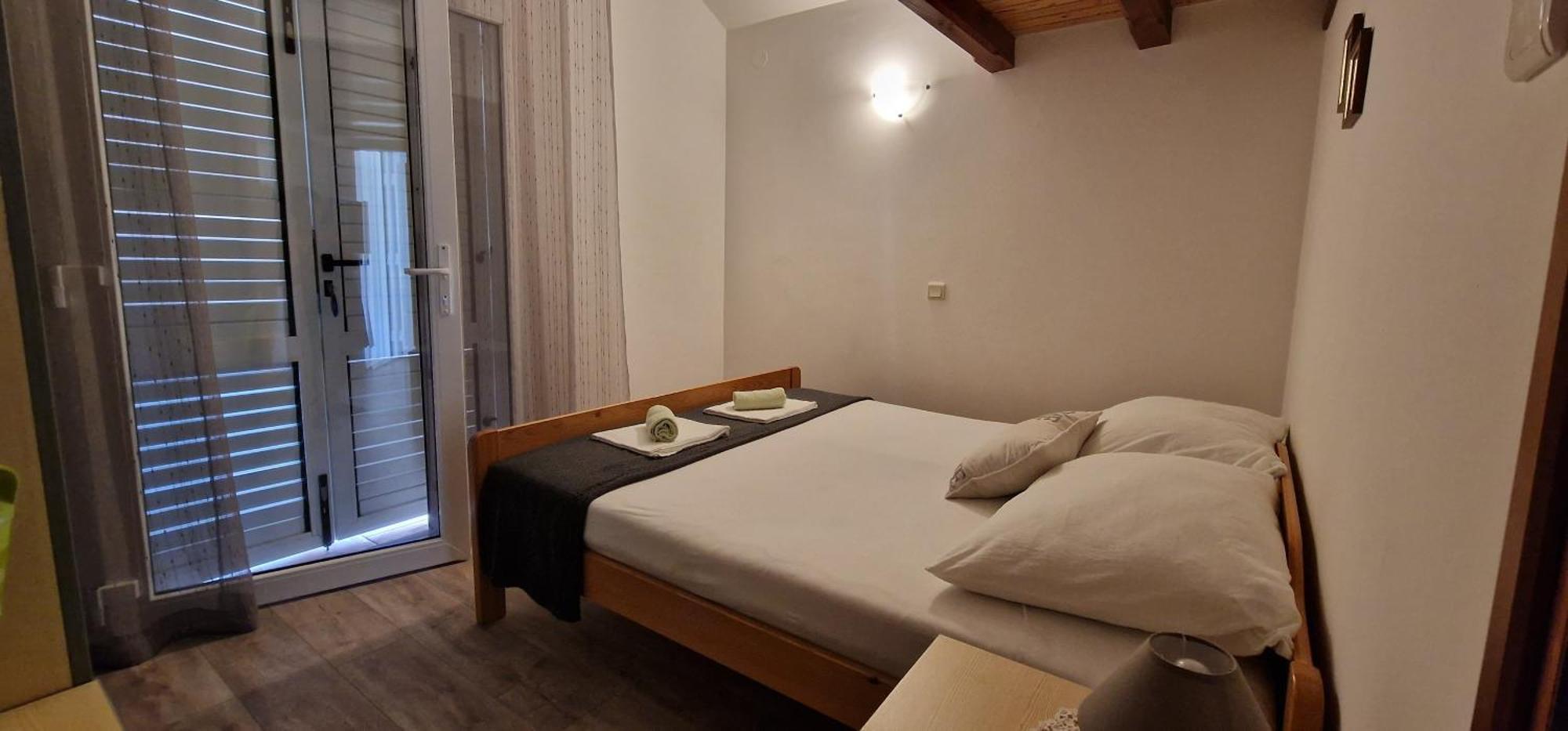 Apartmani Dutkovic Vrboska Ngoại thất bức ảnh