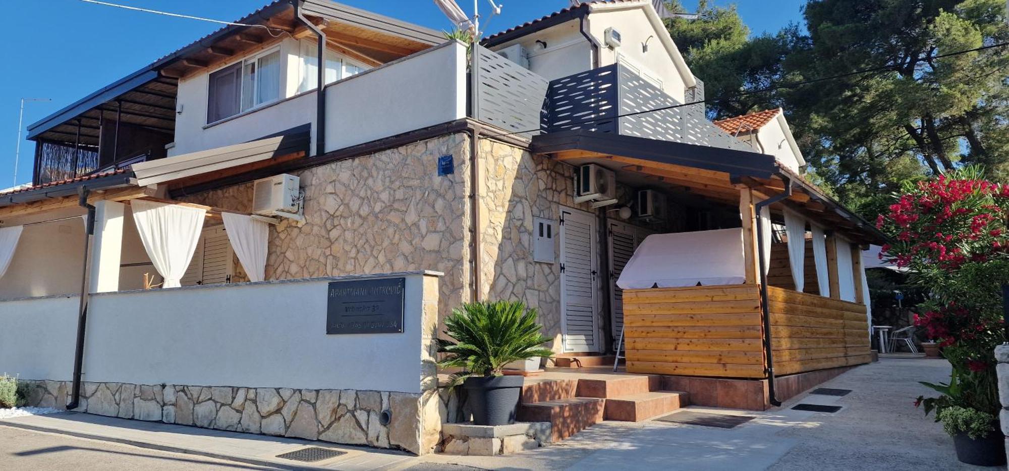 Apartmani Dutkovic Vrboska Ngoại thất bức ảnh